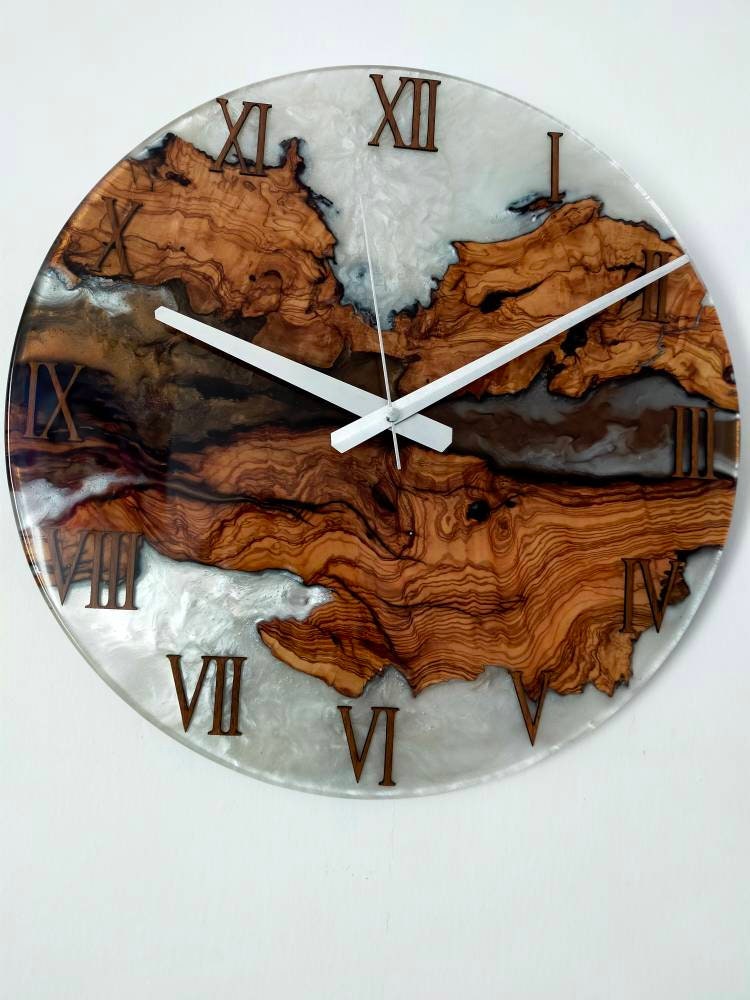 Wall clock , wooden wall clock outlet